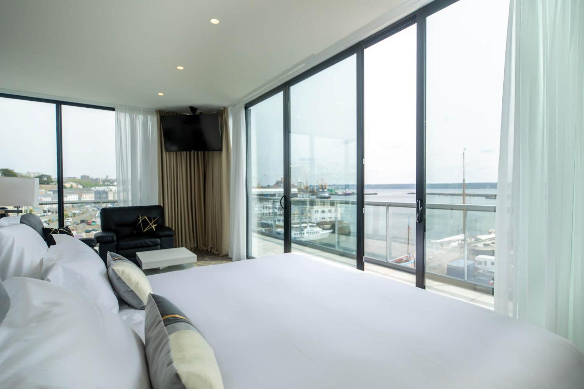 Le Barracuda & Spa, Centre Port, Pieds Dans L'Eau, Vue Mer Brest Eksteriør billede